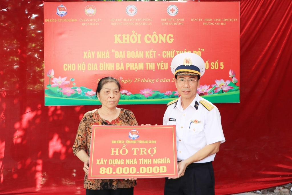 Binh đoàn 20 - Tổng công ty Tân Cảng Sài Gòn bàn giao nhà đại đoàn kết