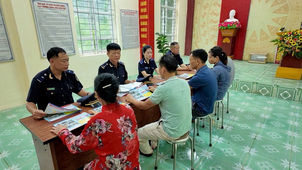 Hải quan khu vực VIII tuyên truyền để người dân không tham gia, bao che buôn lậu