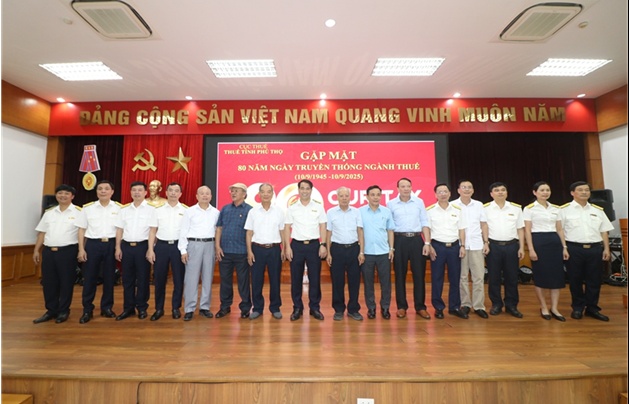 Thuế tỉnh Phú Thọ tổ chức gặp mặt kỷ niệm 80 năm ngày Truyền thống ngành Thuế