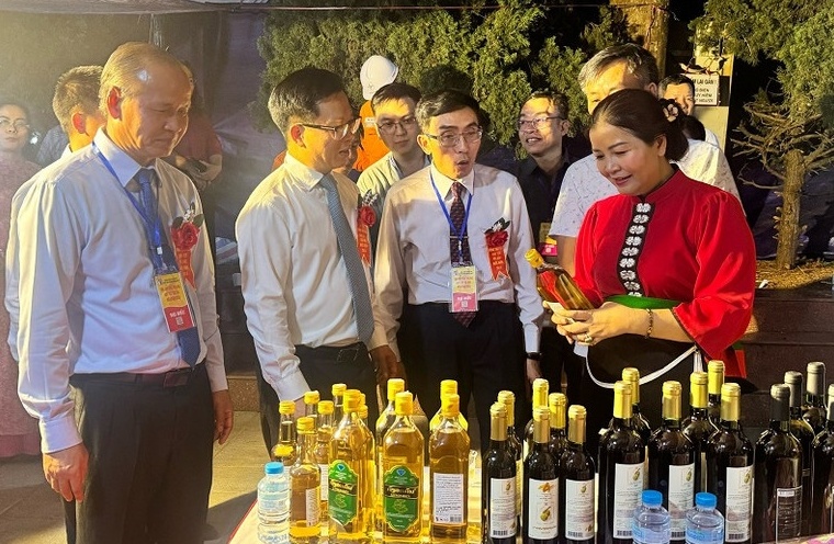 Từng bước đưa sản phẩm OCOP Điện Biên lên sàn