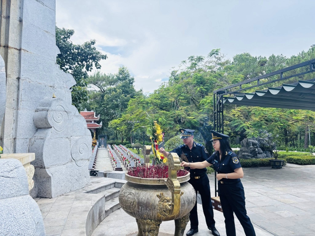 Thanh niên Hải quan khu vực IX tổ chức chuỗi hoạt động dịp thành lập Ngành