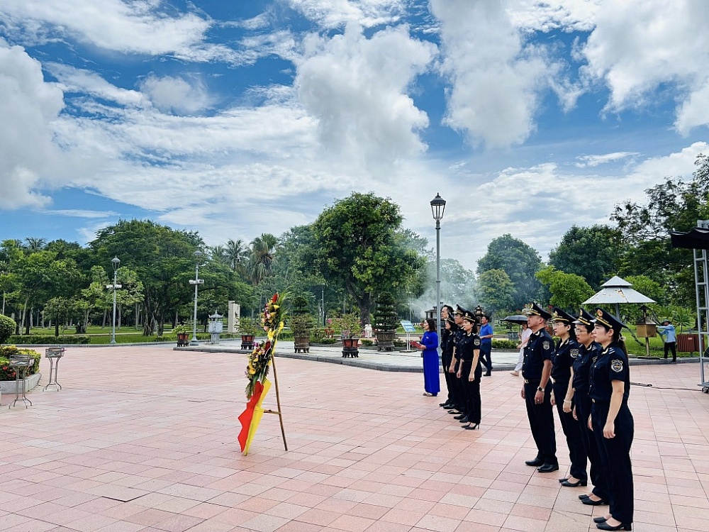 Thanh niên Hải quan khu vực IX tổ chức chuỗi hoạt động dịp thành lập Ngành