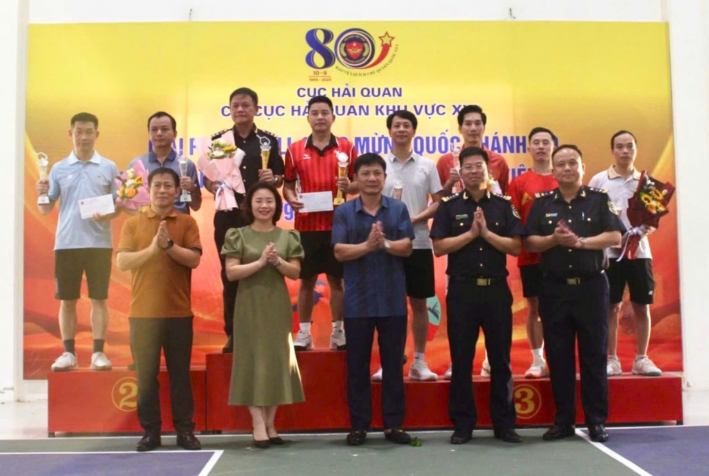 Hải quan khu vực XVI tổ chức giải thể thao chào mừng các ngày lễ lớn