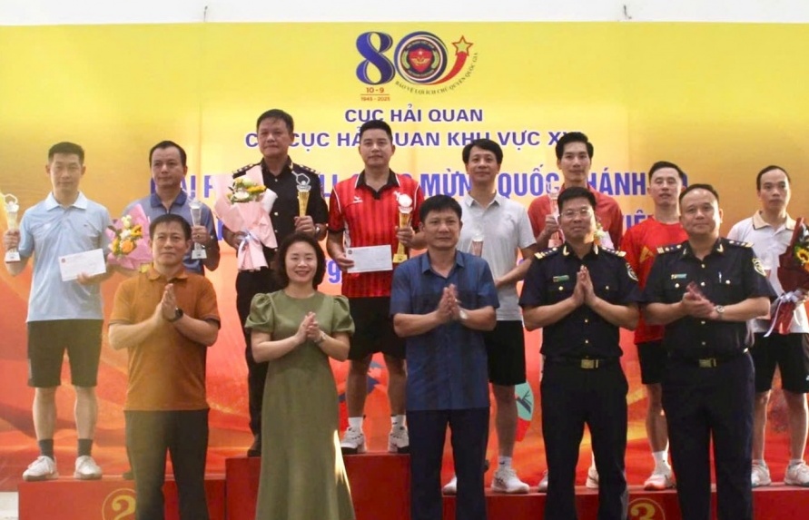 Hải quan khu vực XVI tổ chức giải thể thao chào mừng các ngày lễ lớn