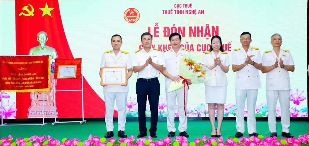 Sau 35 năm, Thuế tỉnh Nghệ An đã vươn lên nhóm tỉnh, TP có số thu cao nhất cả nước