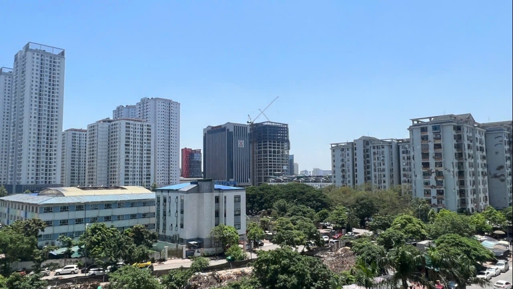 Kiểm soát dòng tiền rẻ chảy vào bất động sản