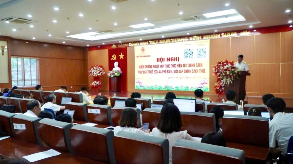 Quảng Ninh: Tuyên dương 32 tổ chức, cá nhân nộp thuế tiêu biểu
