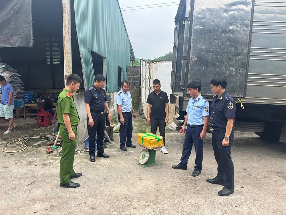 Hải quan khu vực VIII ngăn chặn tình trạng nhập lậu mặt hàng đường