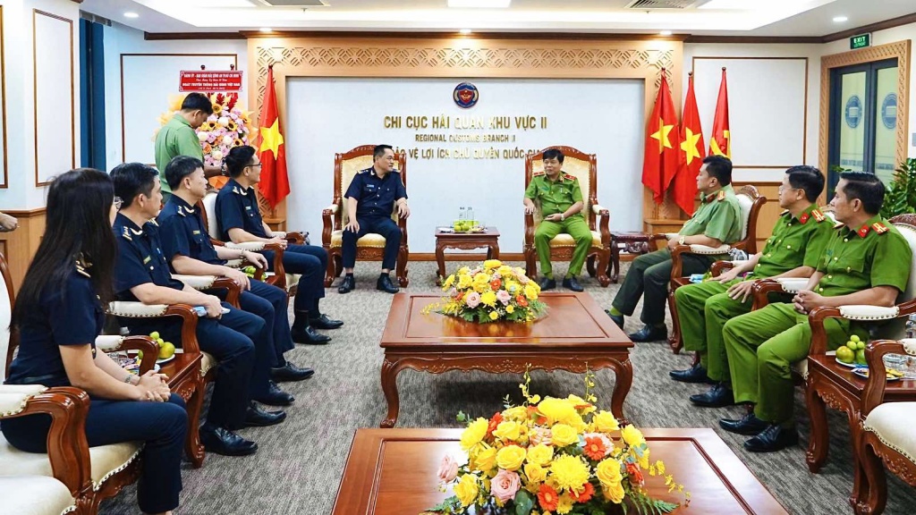 Chi cục Hải quan khu vực II và Công an TP.HCM nâng cao hiệu quả chống buôn lậu