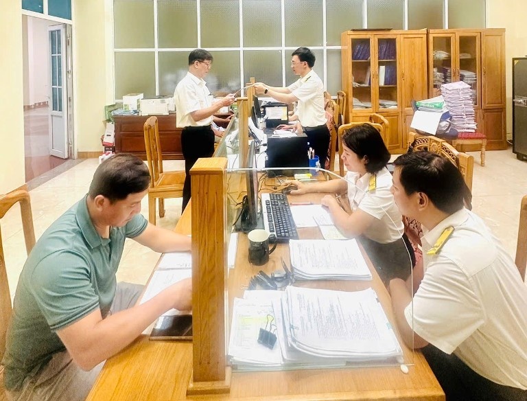 Thuế tỉnh Phú Thọ: Đẩy mạnh các phong trào thi đua, phấn đấu hoàn thành vượt dự toán thu