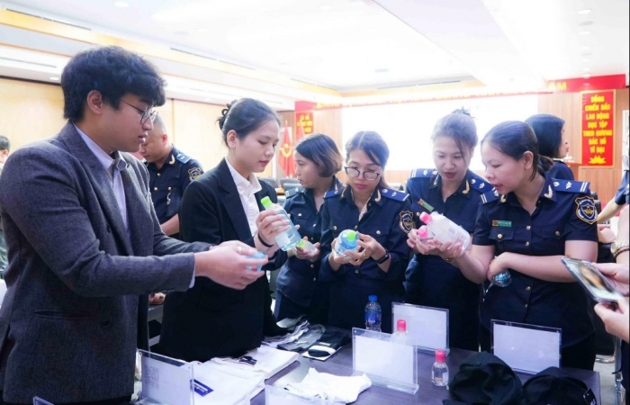 Hải quan tăng cường năng lực thực thi quyền SHTT trong bối cảnh thương mại điện tử
