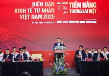 Thủ tướng: Doanh nghiệp cần làm mới, thúc đẩy các động lực tăng trưởng mới