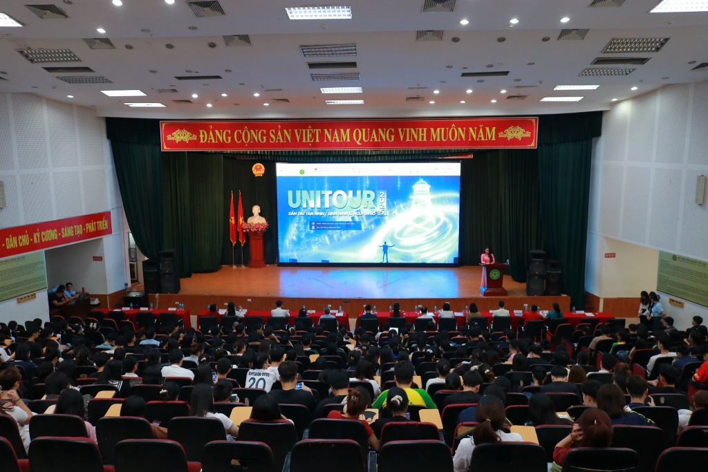 Nhiều cơ hội tiếp cận thực tế ngành thương mại điện tử và kinh tế số cho thế hệ trẻ