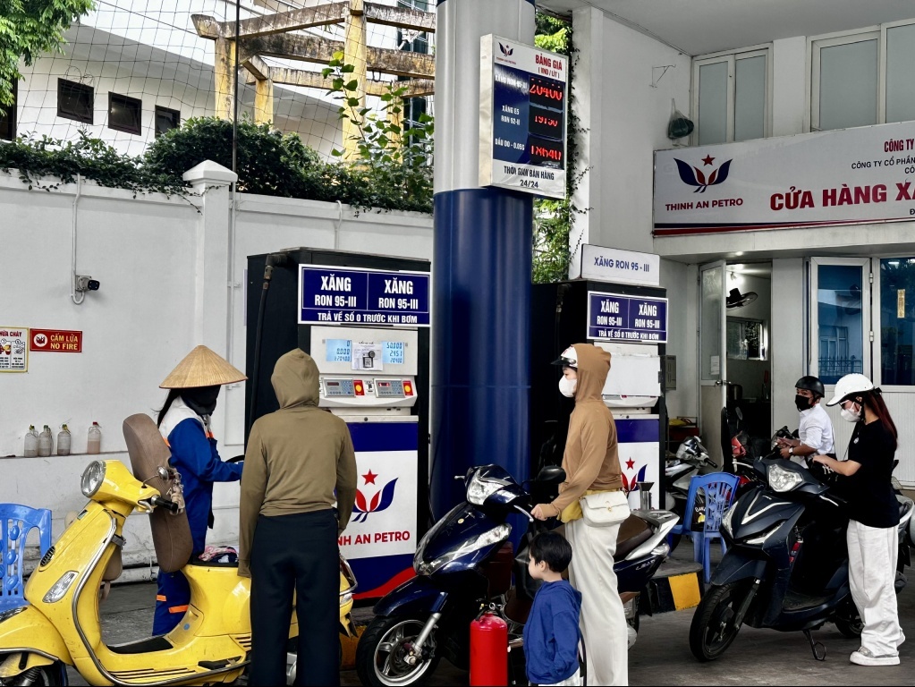 Giá xăng dầu đồng loạt tăng từ chiều ngày 2/10