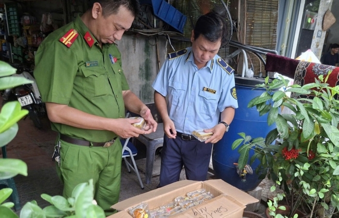 Phát hiện 2 cơ sở kinh doanh bánh Trung thu không rõ nguồn gốc