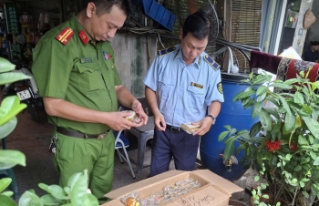 Phát hiện 2 cơ sở kinh doanh bánh Trung thu không rõ nguồn gốc