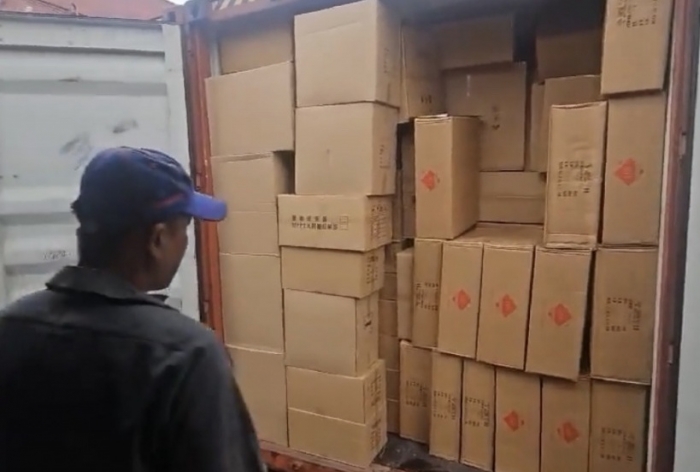 Bắt nhóm đối tượng làm giả hồ sơ nhập lậu 3 container hàng hóa