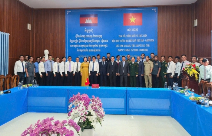 Thống nhất thực hiện quy định liên quan đến vận tải qua biên giới Việt Nam – Campuchia