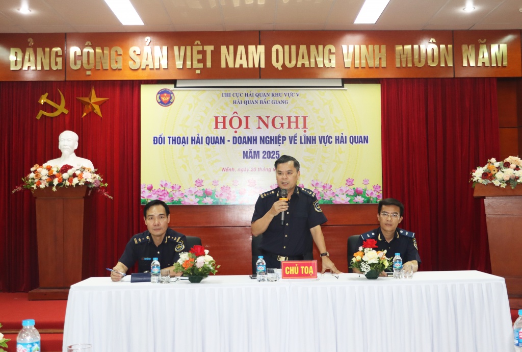Kim ngạch xuất nhập khẩu qua Hải quan Bắc Giang tăng 56%