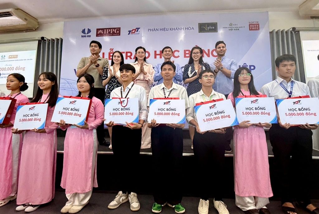 IPPG trao 200 suất học bổng “Nâng bước tương lai” tại Khánh Hòa