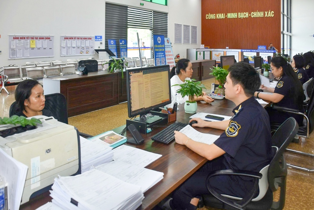 Hải quan khu vực VII niêm yết công khai các thủ tục hành chính