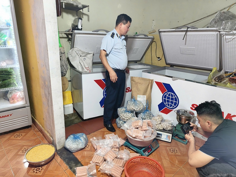Khởi tố chủ hộ sử dụng hàn the để chế biến giò chả tại Lào Cai