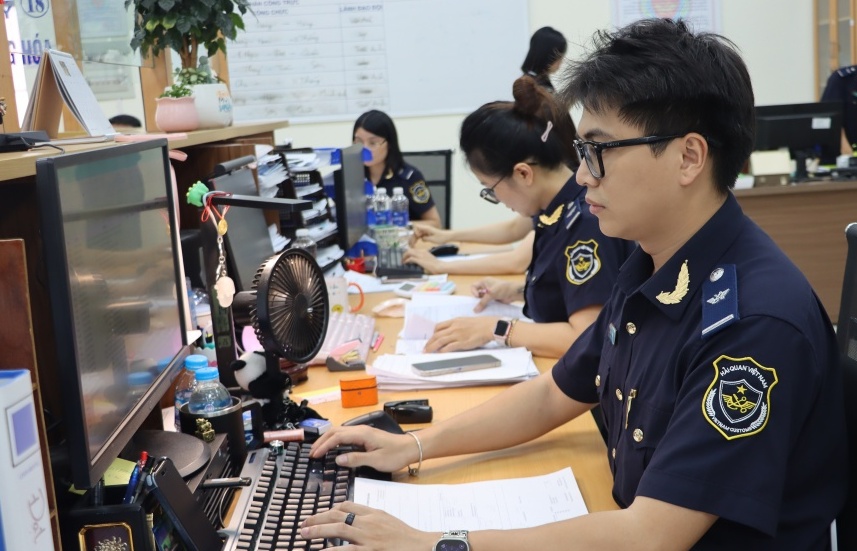 Xuất nhập khẩu qua Hải quan khu vực III đạt gần 12 tỷ USD trong tháng 8