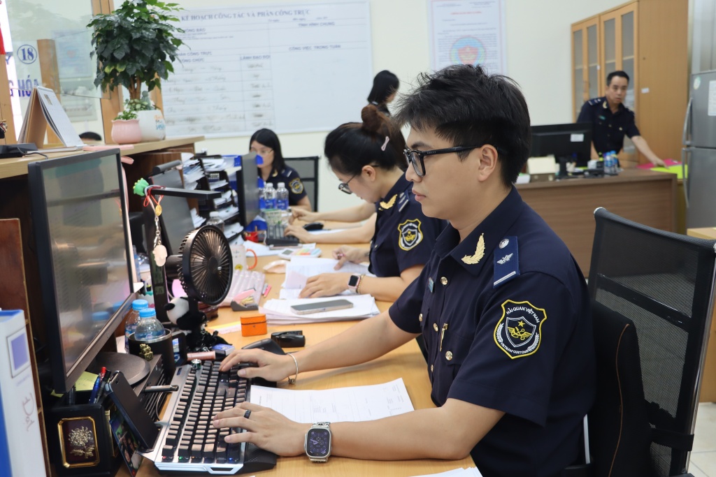 Xuất nhập khẩu qua Hải quan khu vực III đạt gần 12 tỷ USD trong tháng 8