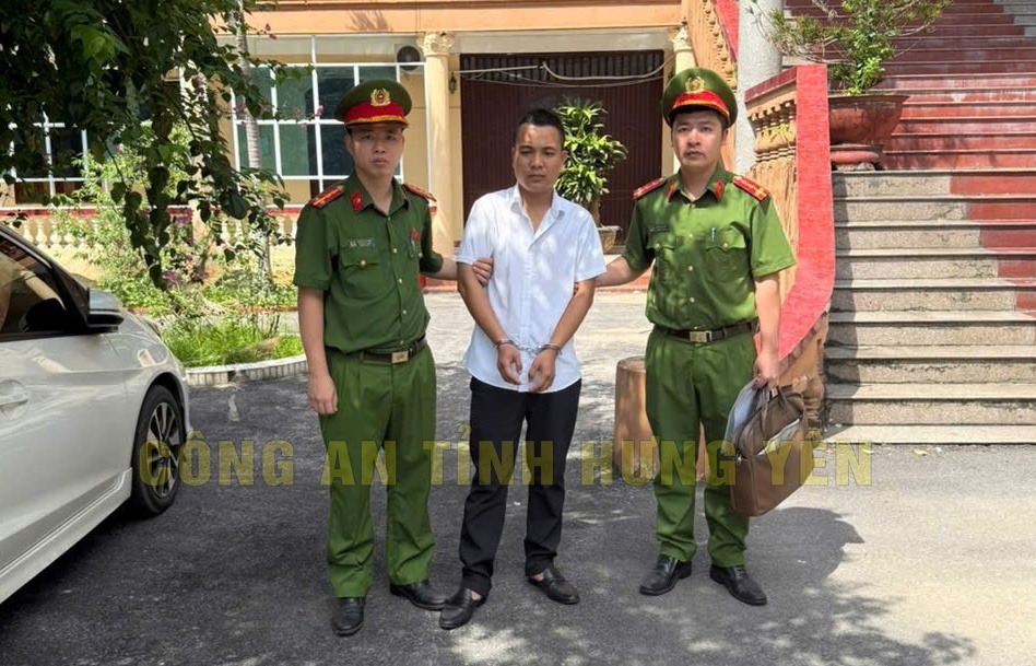 Công an Hưng Yên khởi tố đối tượng bán hàng online về tội trốn thuế