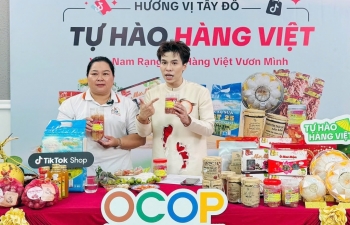 3 giờ chốt 500 đơn hàng từ một phiên livestream bán toàn đặc sản Tây Đô