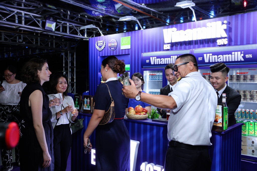 Món Việt bất ngờ chinh phục khách quốc tế trong sự kiện ngoại giao của Hải quân Hoàng gia Anh