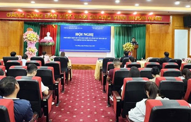 Hải quan khu vực XVI cập nhật văn bản mới về Hải quan và chính sách thương mại