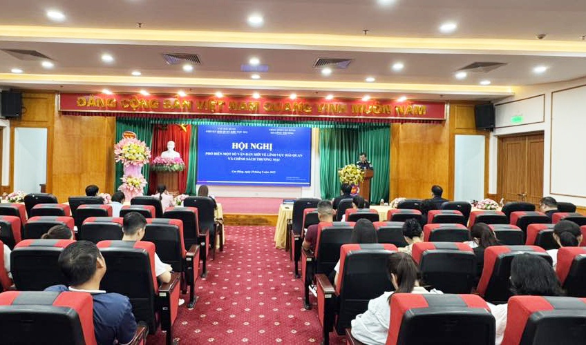 Hải quan khu vực XVI cập nhật văn bản mới về Hải quan và chính sách thương mại