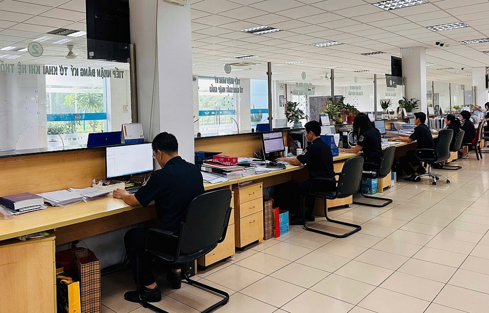 Hoạt động nghiệp vụ tại Hải quan Thủ Dầu Một.