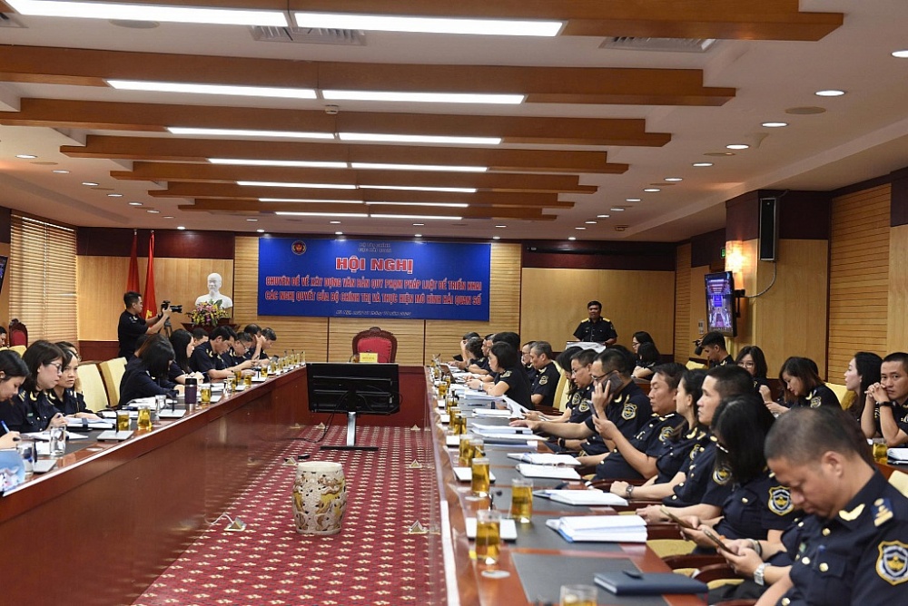 Hội nghị chuyên đề về xây dựng văn bản quy phạm pháp luật để triển khai các nghị quyết của Bộ Chính trị và thực hiện mô hình Hải quan số diễn ra ngày 1/10/2025. Ảnh: Thái Bình