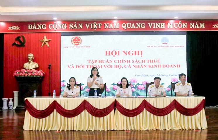 Ninh Bình: Tập huấn chính sách thuế và đối thoại với hộ, cá nhân kinh doanh