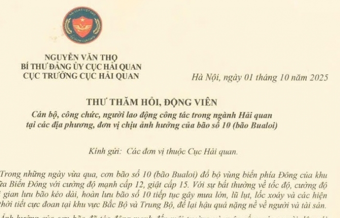 Cục trưởng Hải quan thăm hỏi các đơn vị chịu ảnh hưởng của bão số 10