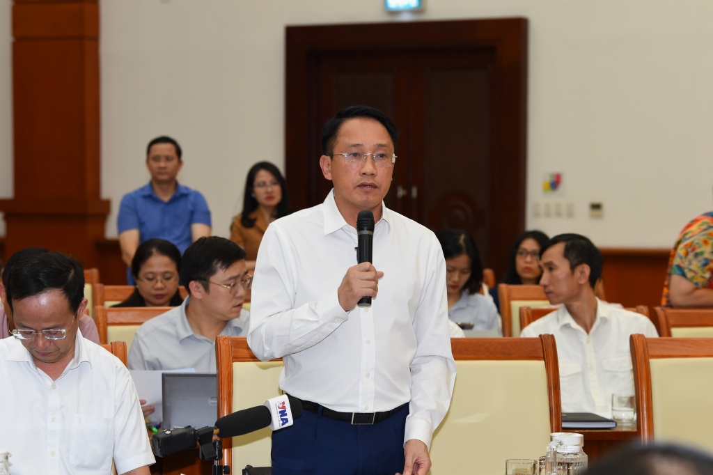 Cơ quan thuế lý giải thu ngân sách nhà nước gần 