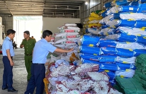 An Giang: Phát hiện nhiều vụ nghi kinh doanh hàng lậu, giả nhãn hiệu