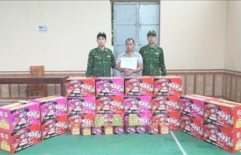 Lạng Sơn: Bắt giữ đối tượng vận chuyển 340 kg pháo nổ