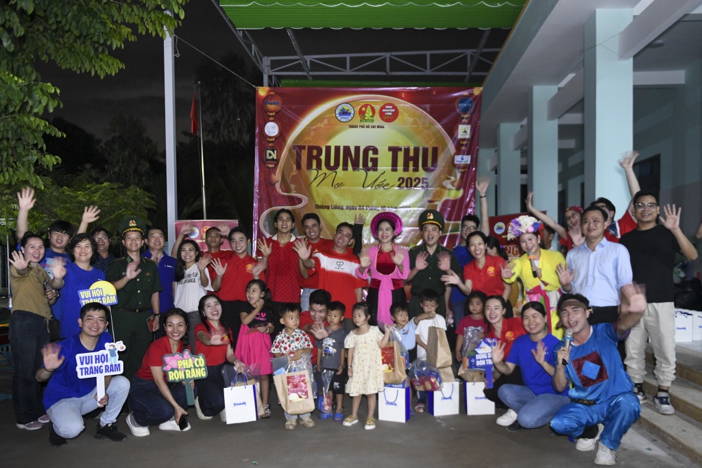 Vinamilk đồng hành mang Tết Trung thu đến hơn 10.000 trẻ em trên cả nước