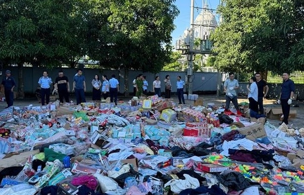 Tiêu hủy hơn 24.600 sản phẩm thuốc lá, rượu nhập lậu