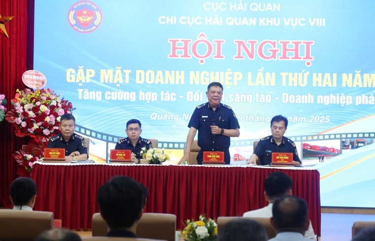 Hải quan khu vực VIII cùng doanh nghiệp hợp tác, đổi mới sáng tạo, phát triển
