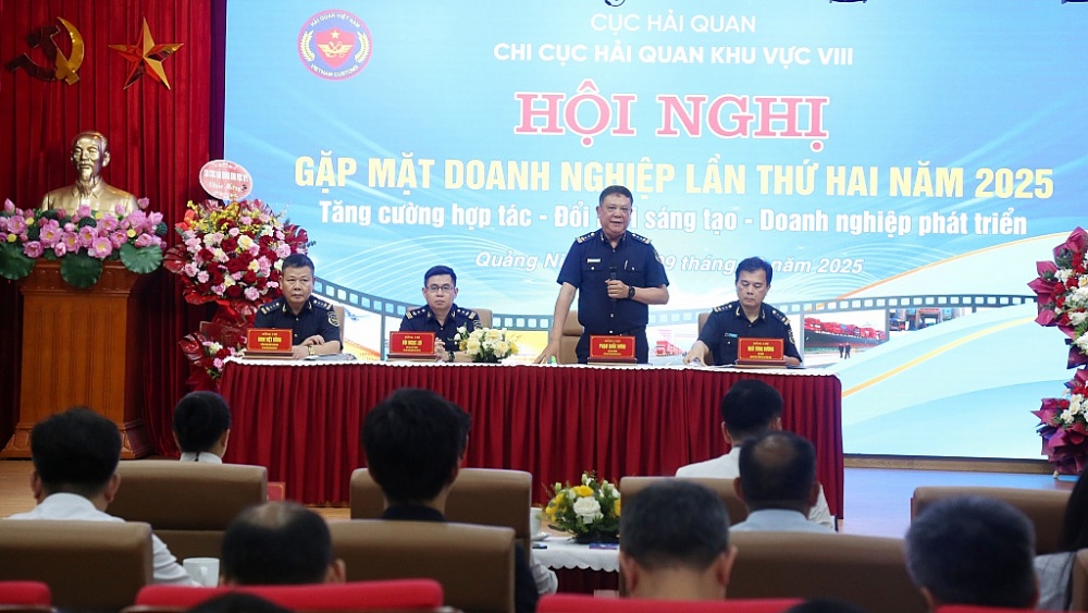 Hải quan khu vực VIII cùng doanh nghiệp hợp tác, đổi mới sáng tạo, phát triển