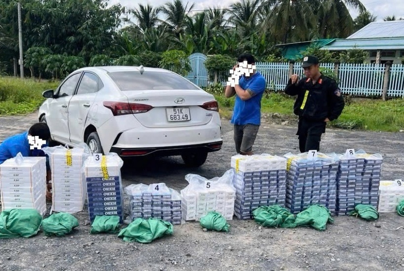 Dùng ô tô vận chuyển gần 4.500 bao thuốc lá lậu