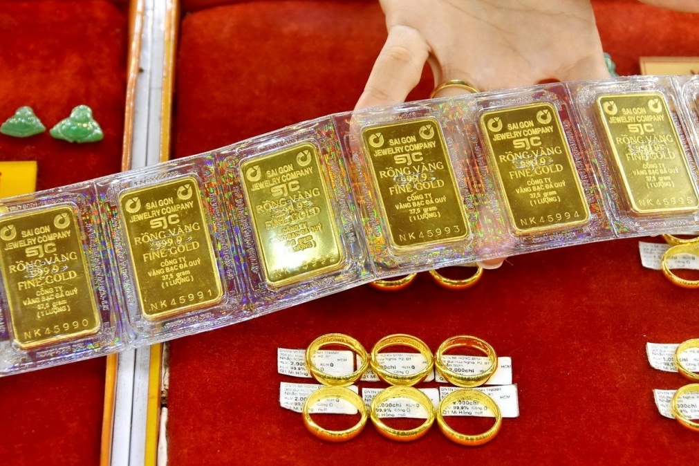 Giá vàng trong nước lập đỉnh mới: SJC vượt 144 triệu đồng/lượng