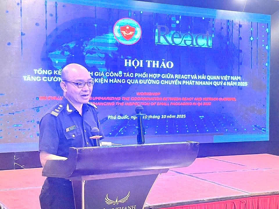 Ông Nguyễn Anh Tài phát biểu tại hội thảo.