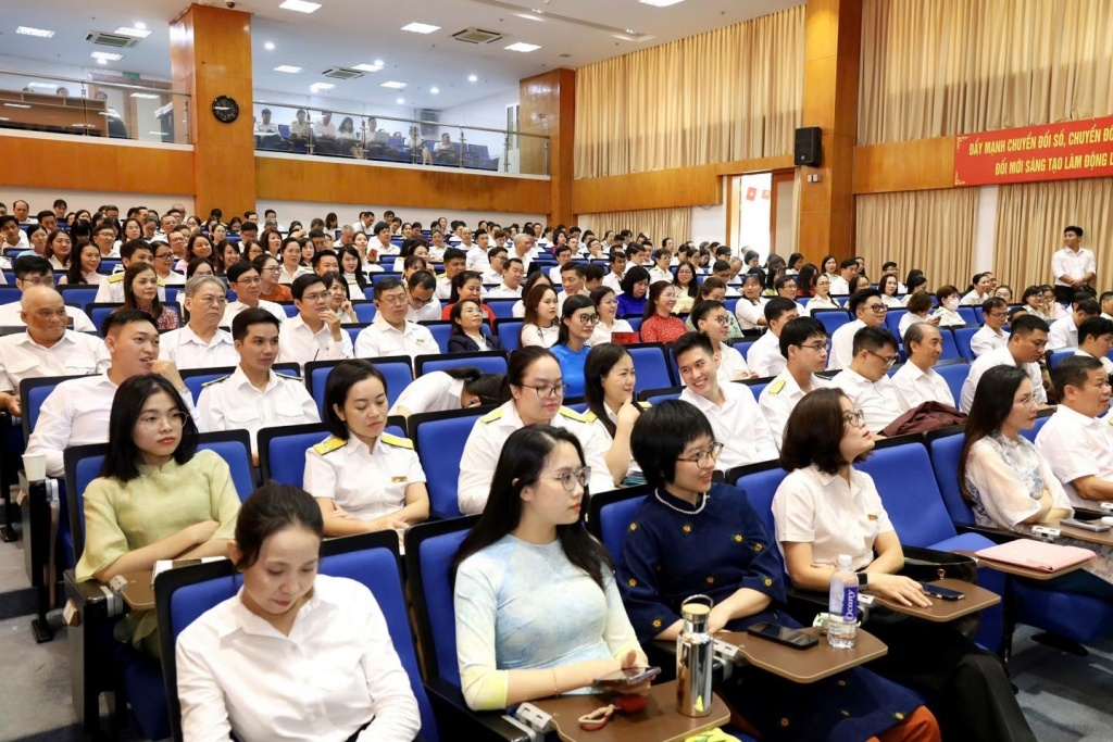 TP. Hồ Chí Minh: Nâng cao kỹ năng giao tiếp công vụ cho công chức thuế