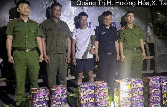 Hải quan khu vực IX phối hợp bắt 72 kg pháo hoa nổ