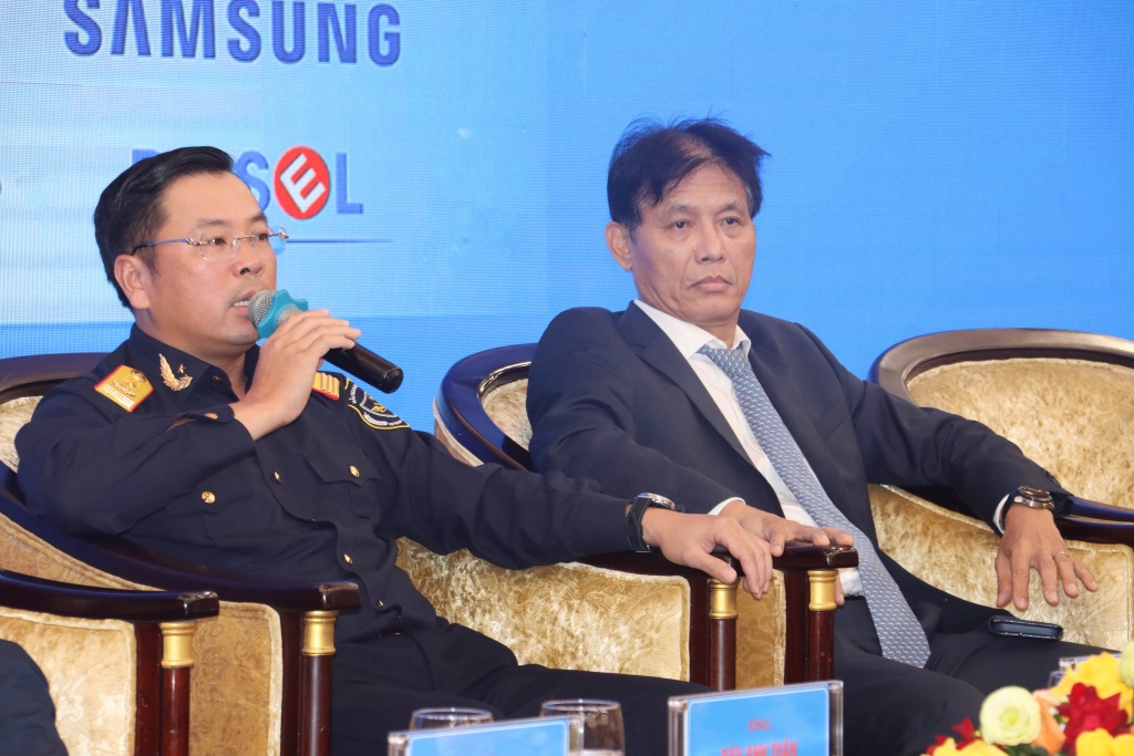 Nỗ lực hoàn thiện chính sách thuế, hải quan, thúc đẩy doanh nghiệp phát triển